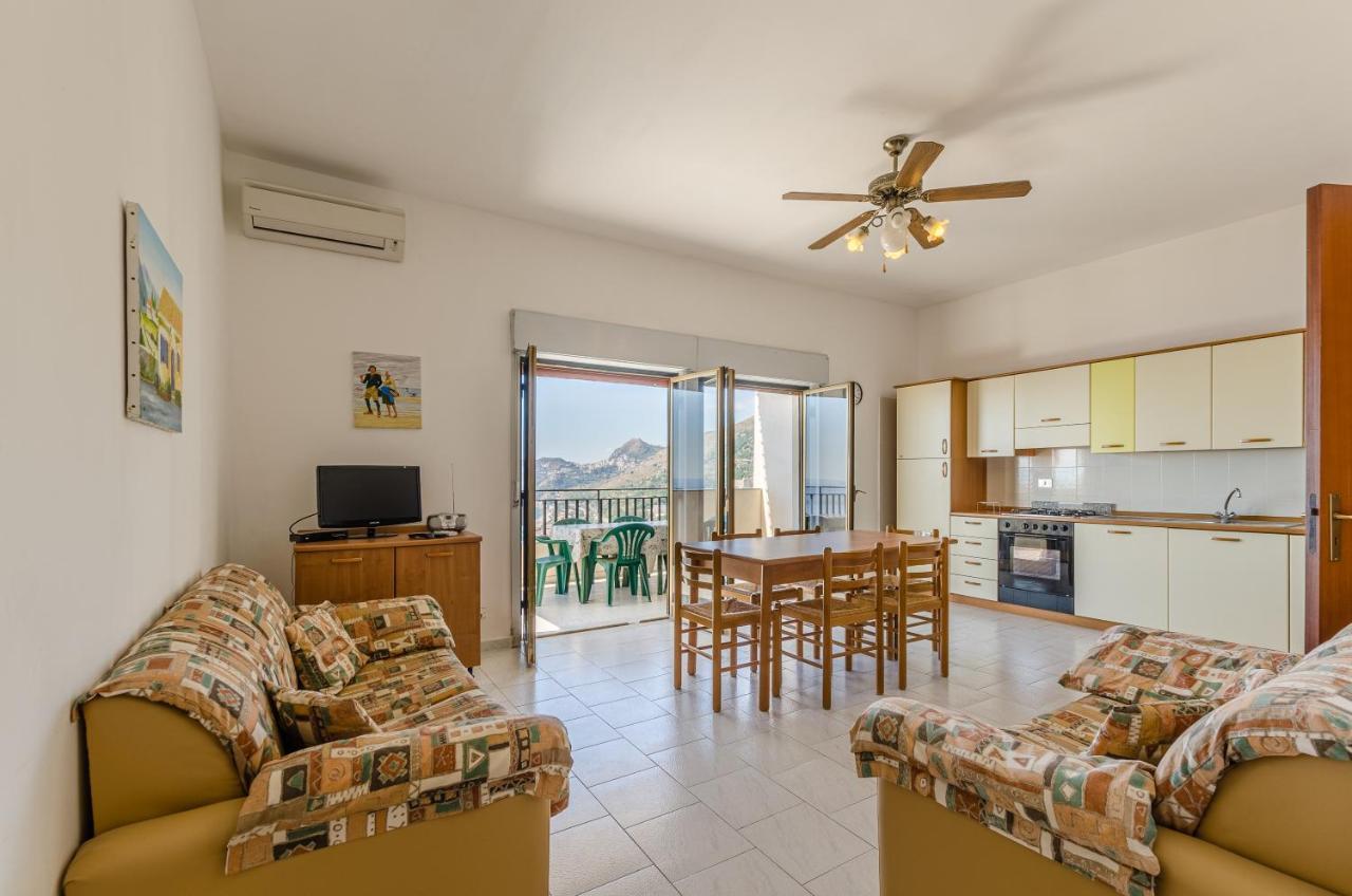 Casa Vacanze Andreana Apartment Letojanni Exterior photo